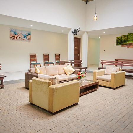 Kethumathee Hotel & Banquet รัตนปุระ ภายนอก รูปภาพ