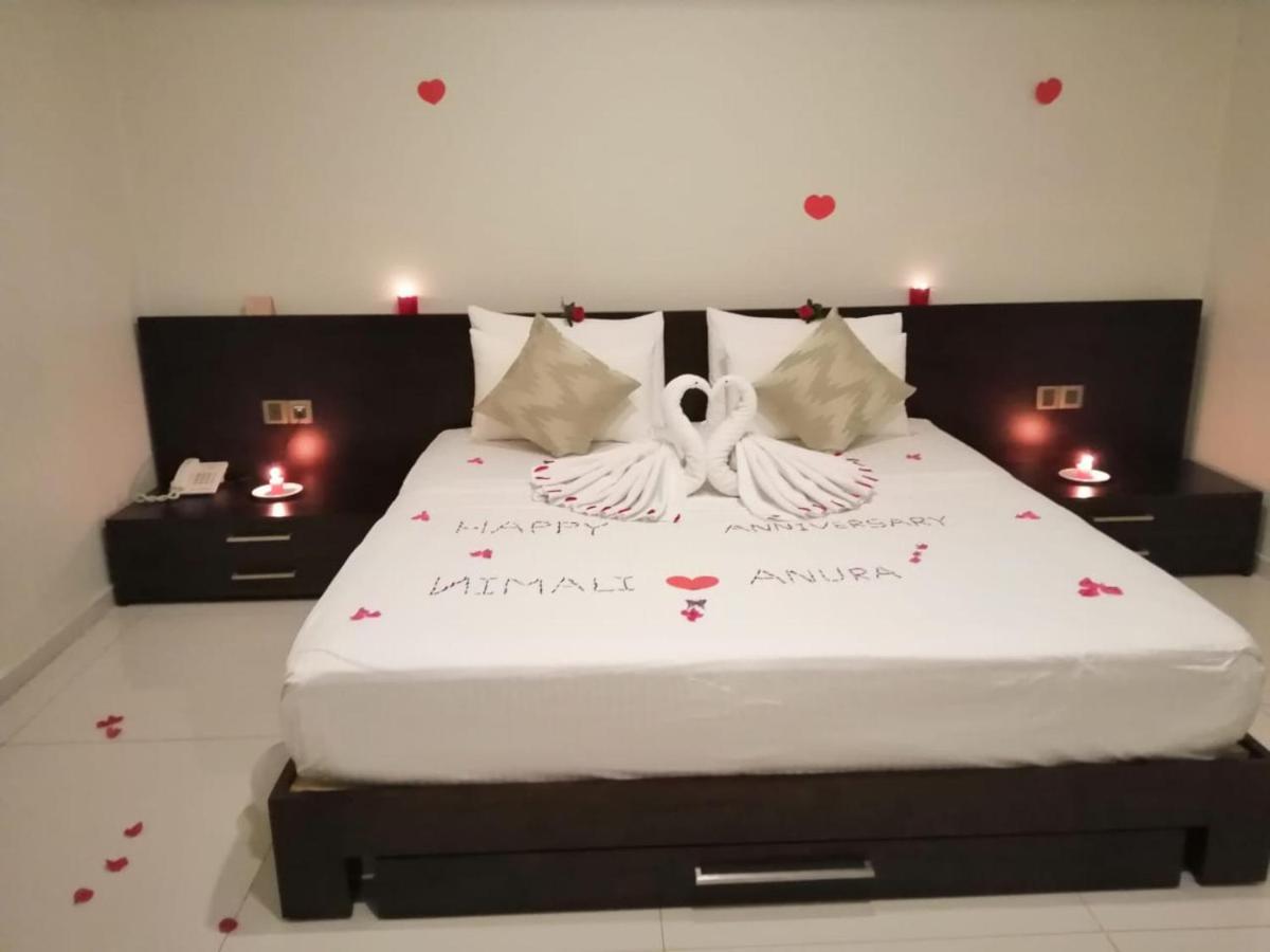 Kethumathee Hotel & Banquet รัตนปุระ ภายนอก รูปภาพ