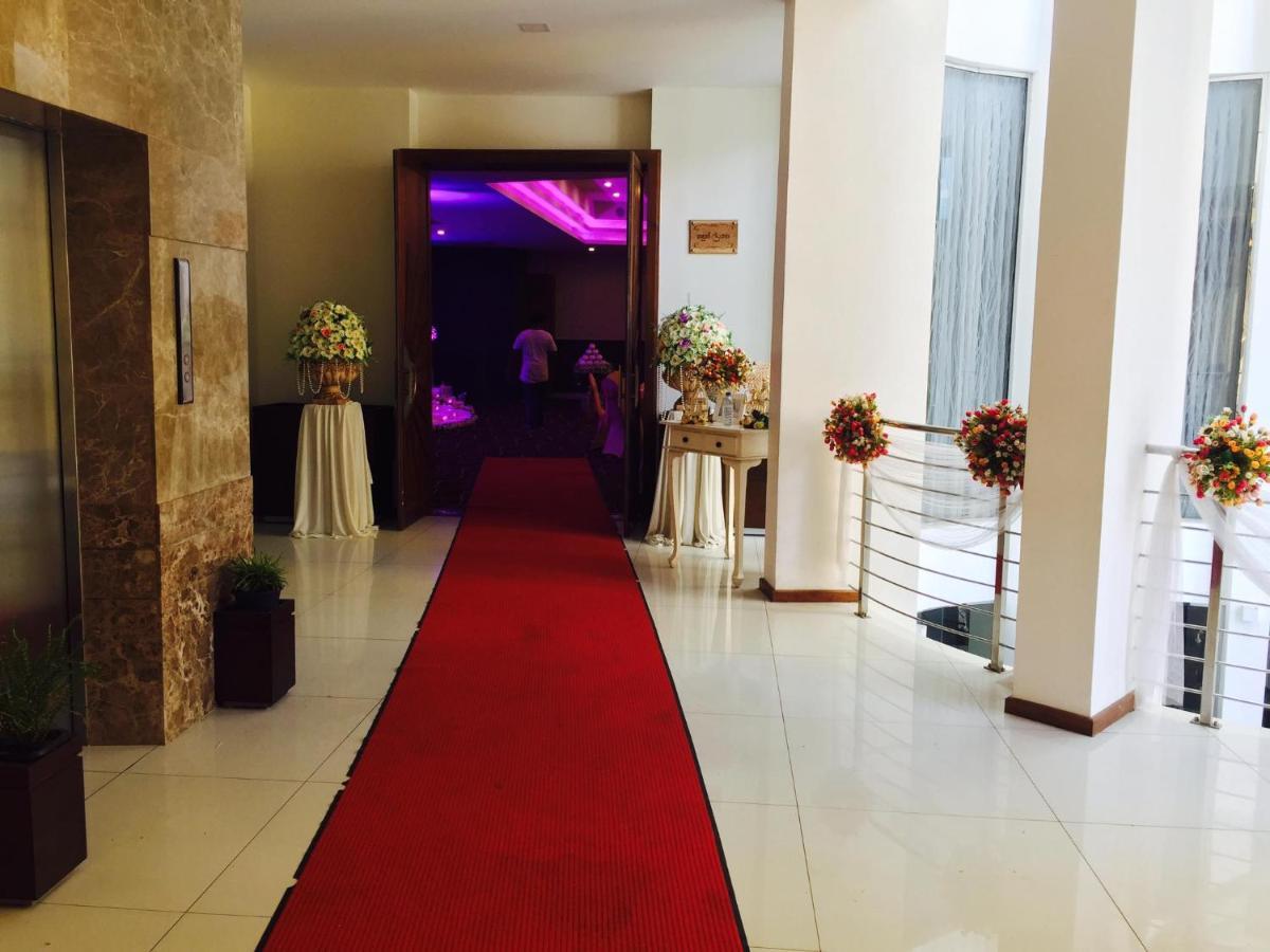 Kethumathee Hotel & Banquet รัตนปุระ ภายนอก รูปภาพ
