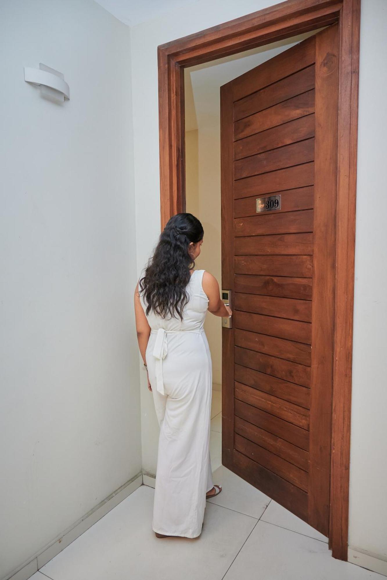 Kethumathee Hotel & Banquet รัตนปุระ ภายนอก รูปภาพ