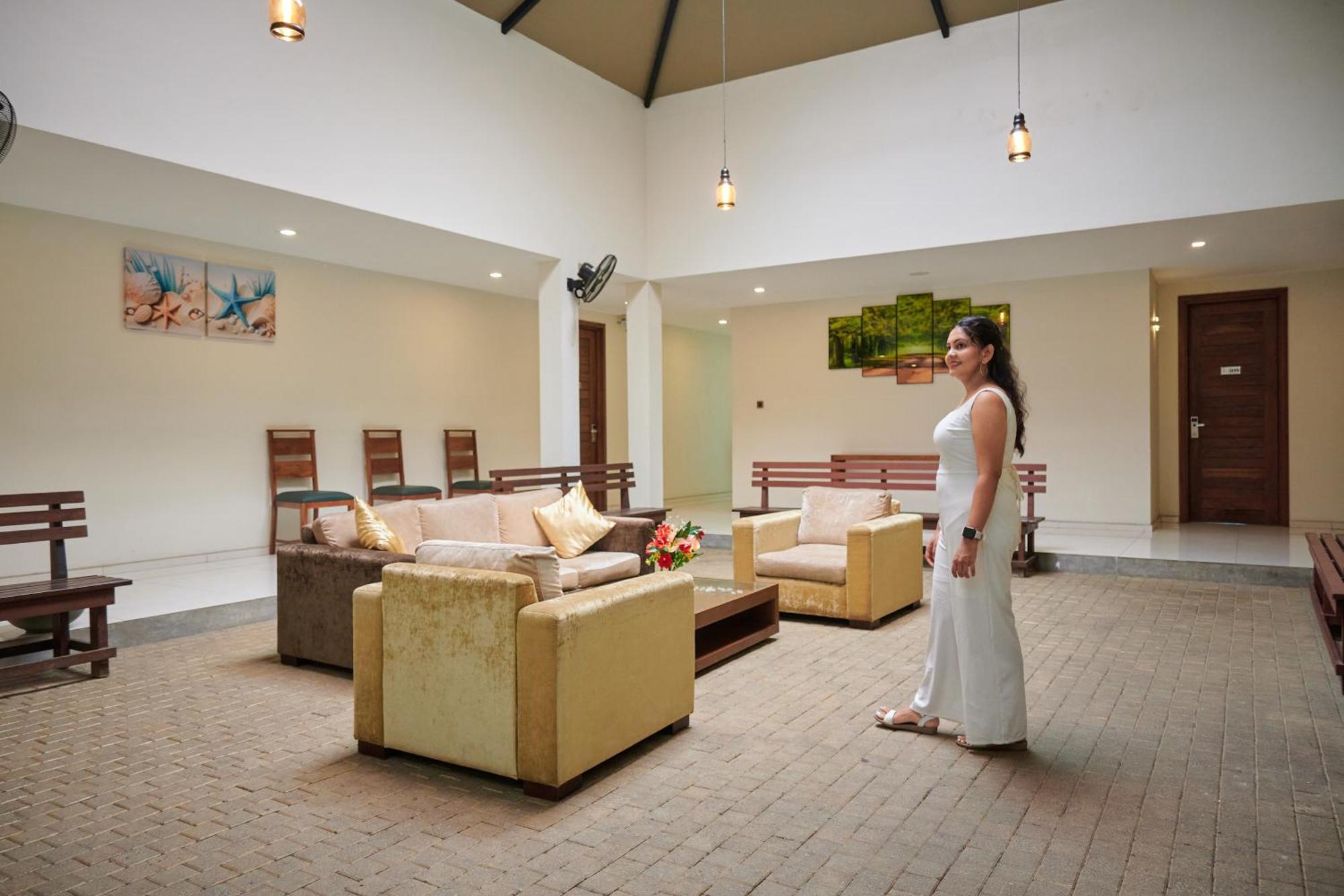 Kethumathee Hotel & Banquet รัตนปุระ ภายนอก รูปภาพ