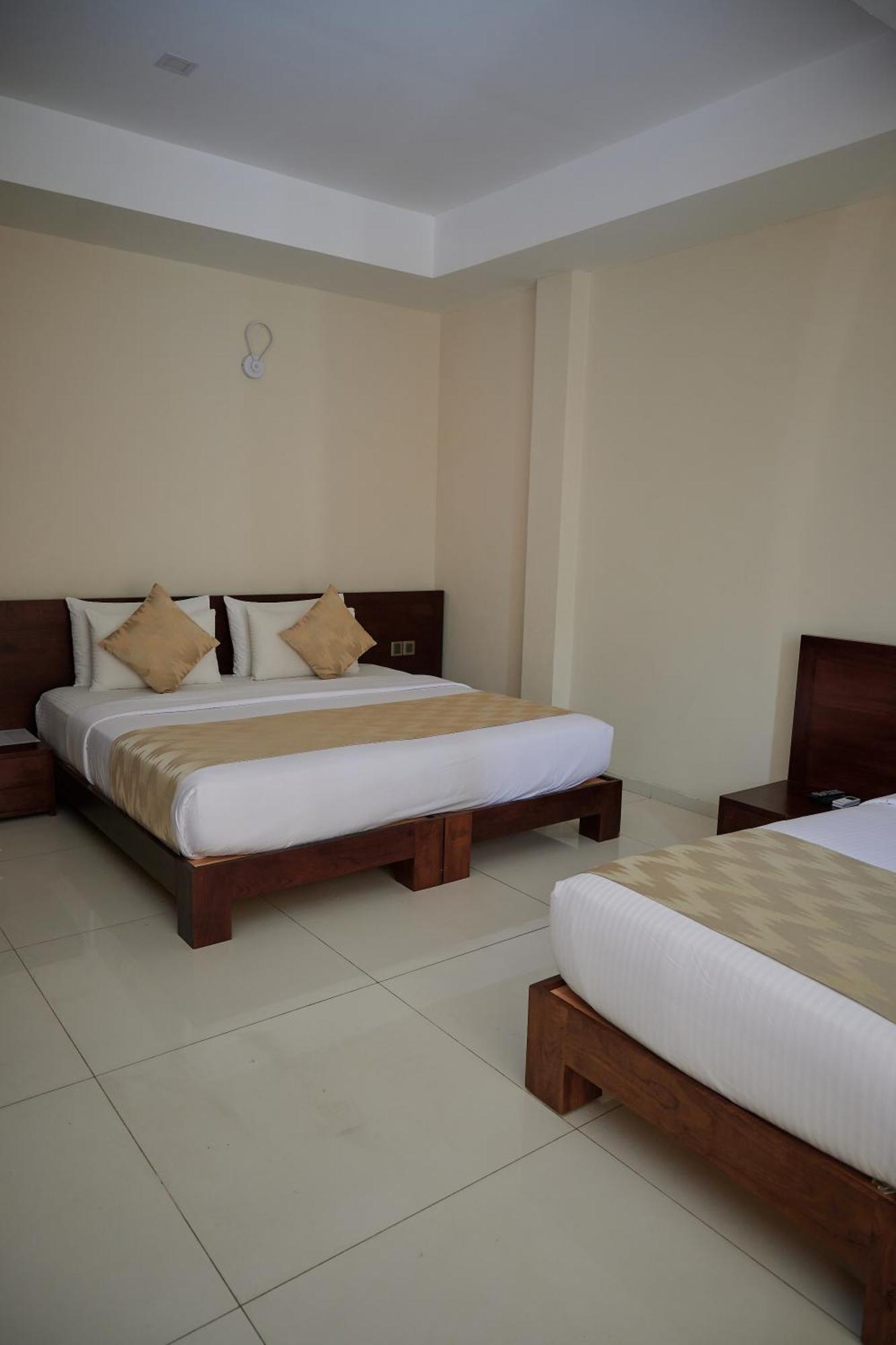 Kethumathee Hotel & Banquet รัตนปุระ ภายนอก รูปภาพ