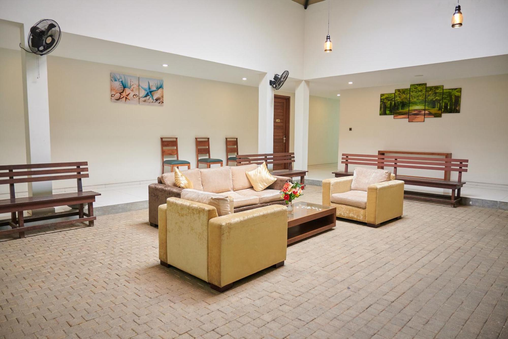 Kethumathee Hotel & Banquet รัตนปุระ ภายนอก รูปภาพ