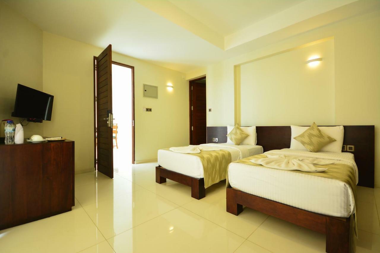 Kethumathee Hotel & Banquet รัตนปุระ ภายนอก รูปภาพ